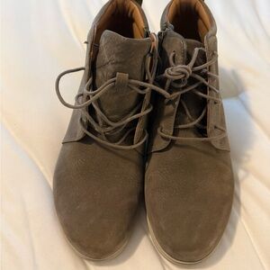 Clarks Gray Chukka Boots for women